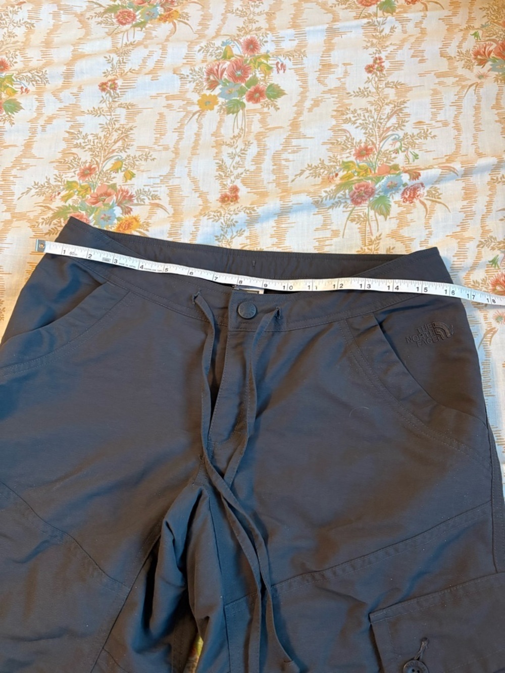 The North Face TNF Women's Pants Size
8 Blue/Gray Cargo Capri 100% Nylon - Picture 11 of 14